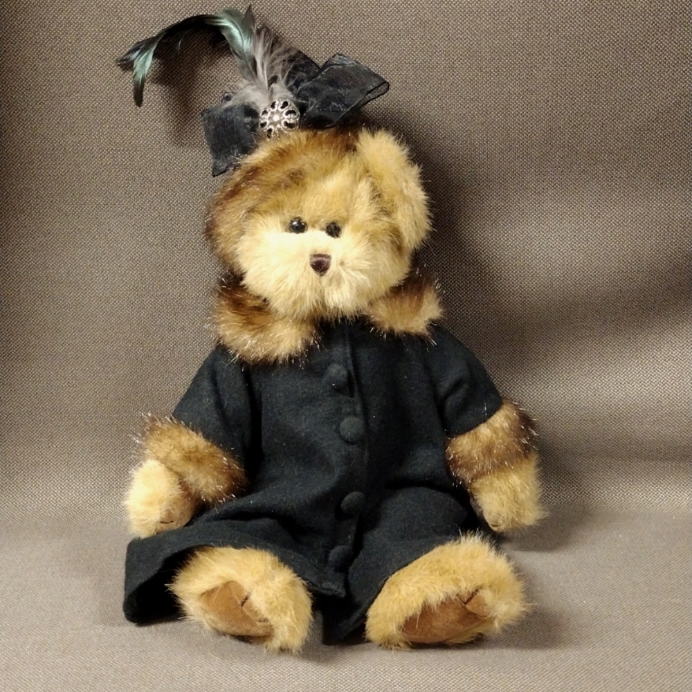 A Bearington Bears Elysee Bearsworth